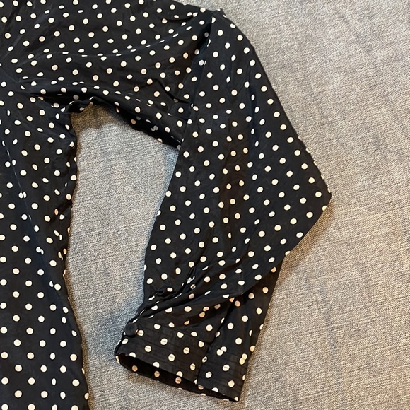 Liz Claiborne tunic LG, polkadot with trim at bottom hem (23-127) - Picture 2 of 11